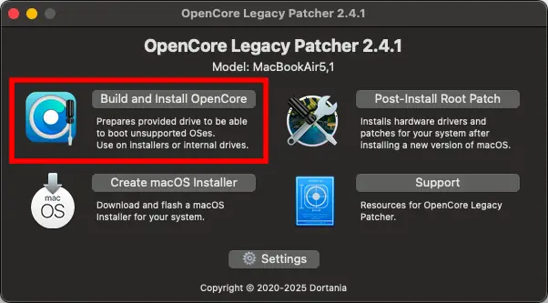 OpenCore Legacy Patcherのメイン画面でBuild and Install OpenCoreボタンの位置を赤枠で示した画面